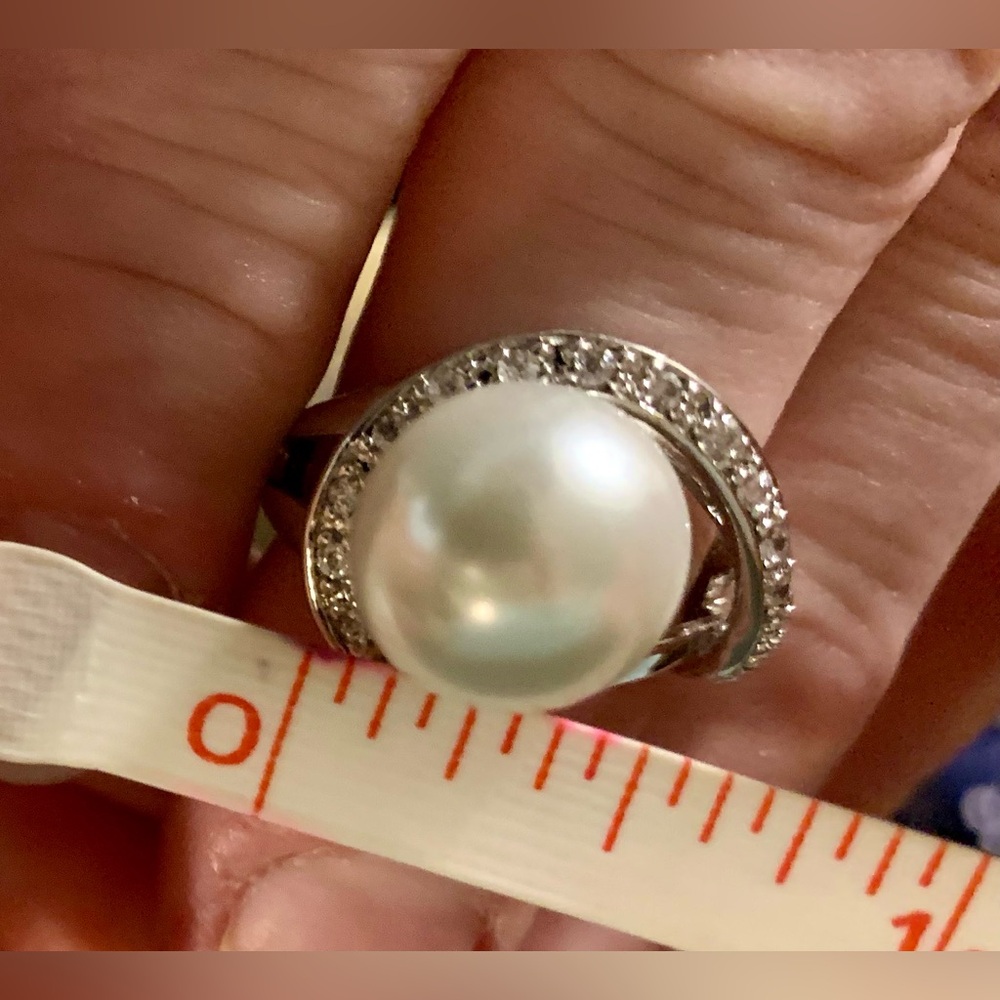 Pearl and Pave Crystal Ring - Picture 8 of 9